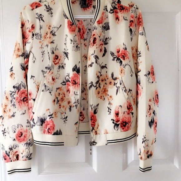 Bomber jacket - Picture 2 of 3